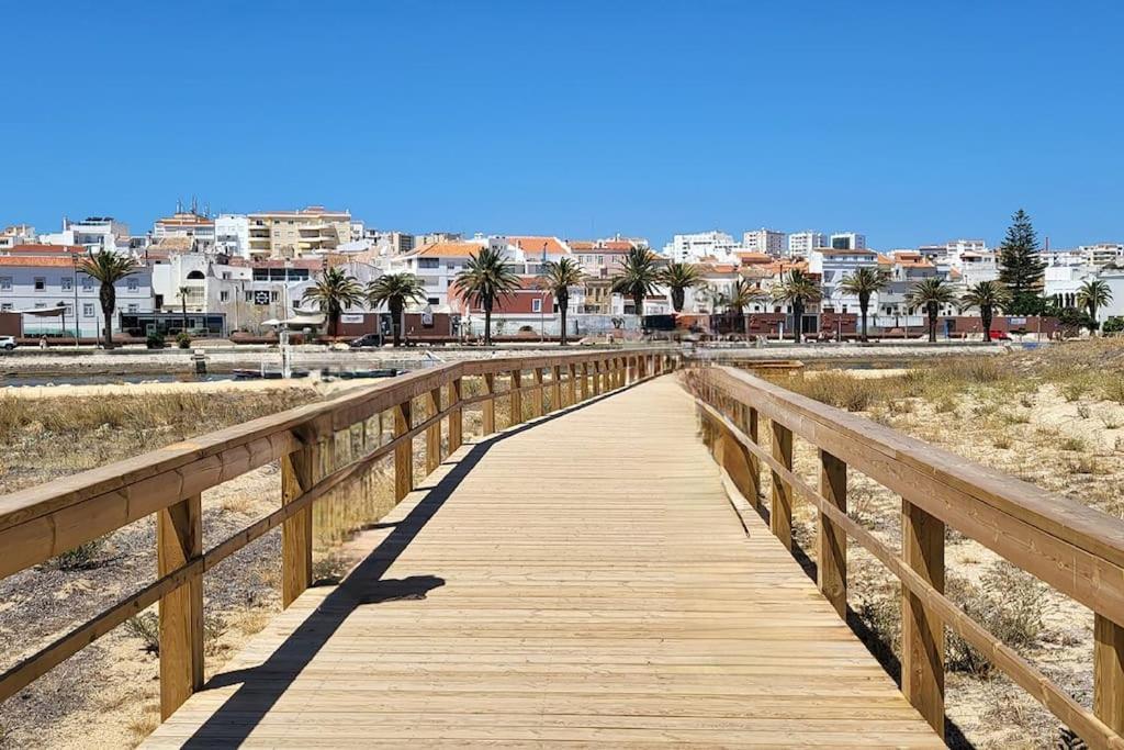 Lagos-Piscine Et Mer- Condominio Do Mar Luaran gambar